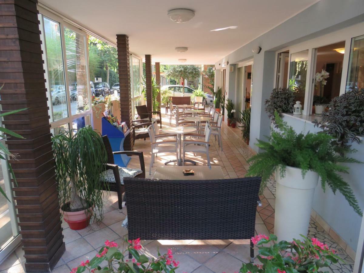 Hotel Solidea Rimini Exterior foto