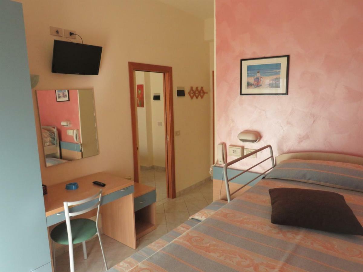 Hotel Solidea Rimini Exterior foto